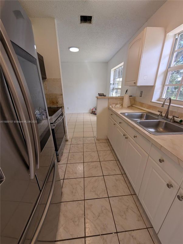 Foto del edificio - 720 NW 15th Terrace