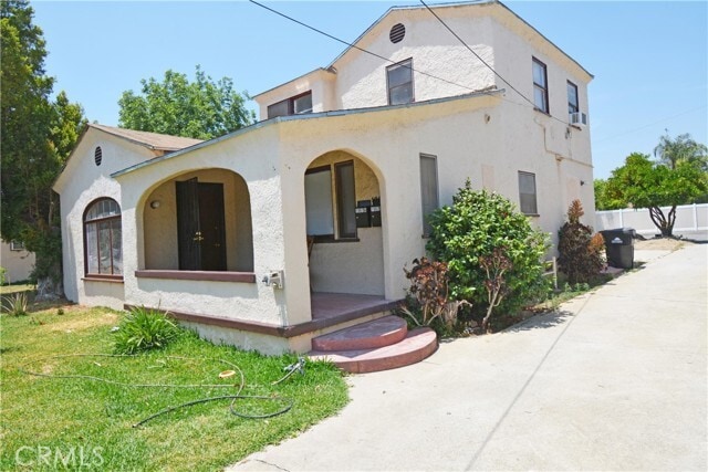 Building Photo - 1067 E D St