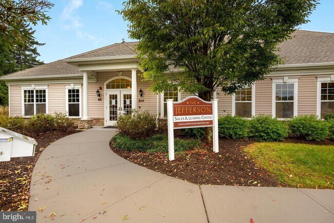 Building Photo - 426 Timberlake Dr