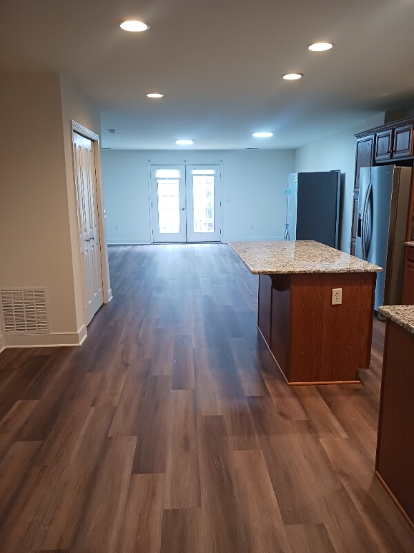 Foto del edificio - 48 Harvest Rd