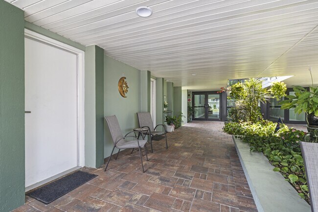 Building Photo - 21280 Brinson Ave