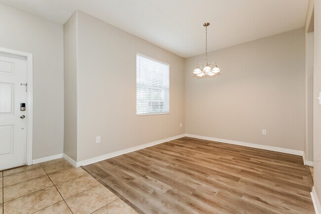 Foto del edificio - Spacious 6-Bedroom Florida Home