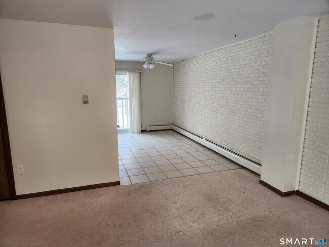 Foto del edificio - 83 Churchill Way