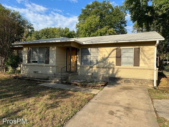 Building Photo - 3 br, 1 bath House - 1402 Knight Street