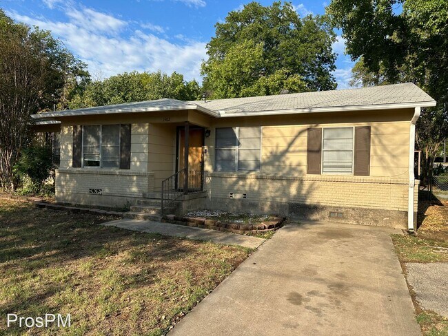 Foto del edificio - 3 br, 1 bath House - 1402 Knight Street