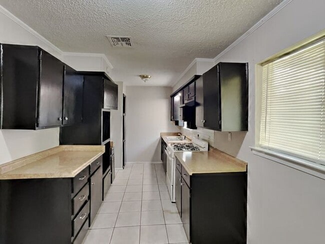 Building Photo - No Application Fees* $500 off w/move in by...