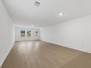 Building Photo - 25409 Carnation Ct