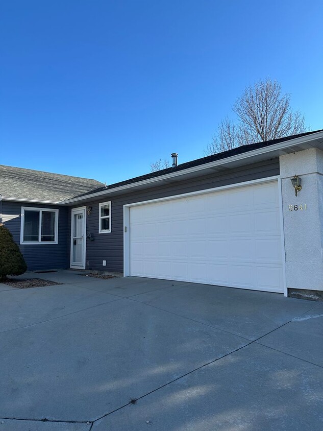 Primary Photo - 2-Bedroom Townhome in Columbia Village