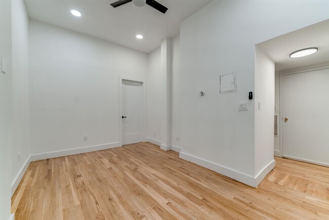Building Photo - 163 3rd St