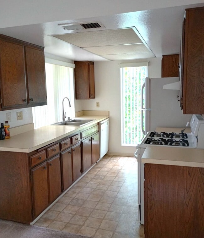 Foto del edificio - 6878 Navajo Rd