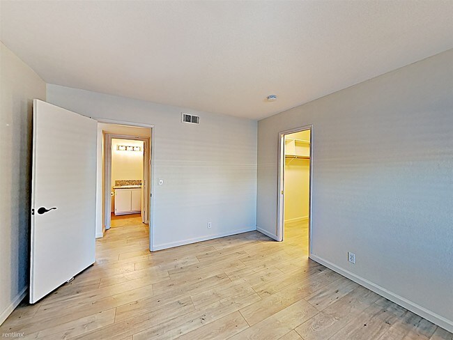 Building Photo - 6955 Greenback Ln