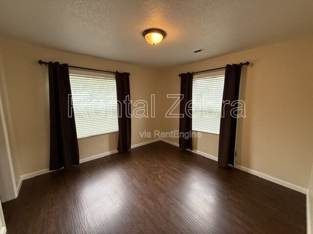 Foto del edificio - 1421 W 21st St