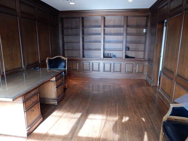 Foto del edificio - 79 E Hollister St