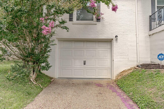 Building Photo - 7544 Merlyn Cir