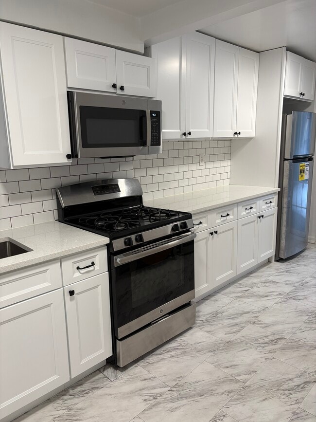 Building Photo - 10815 63rd Rd