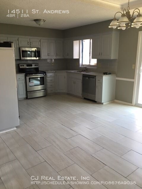 Building Photo - 14511 St Andrews Dr