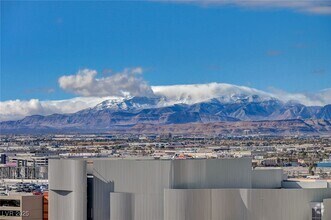 Building Photo - 3722 S Las Vegas Blvd