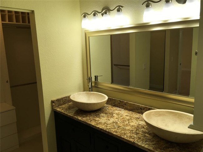 Foto del edificio - 21854 Cypress Cir