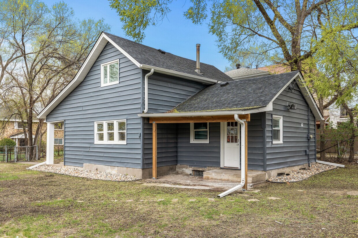 Foto principal - 633 Polk St NE