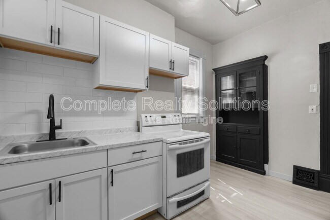 Foto del edificio - 4038 California Ave
