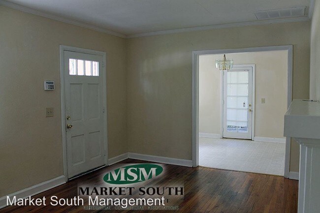 Building Photo - 3 br, 1 bath House - 1327 E. 54th Street