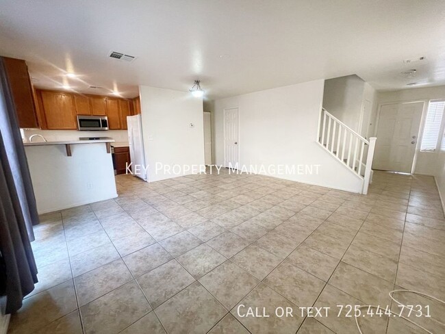Building Photo - 1836 N Luna Alegre St