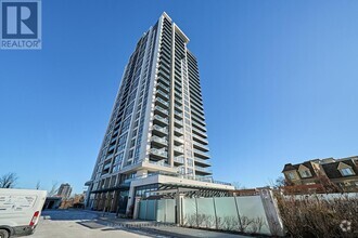 Building Photo - 1255-1255 Bayly St