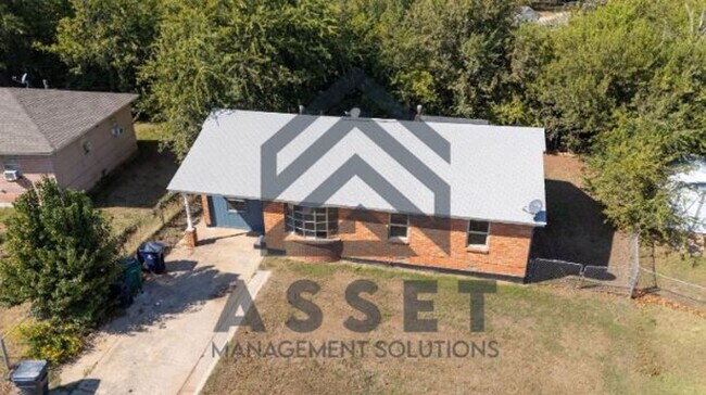 Building Photo - Charming 4 Bed 1 Bath Home in SE OKC