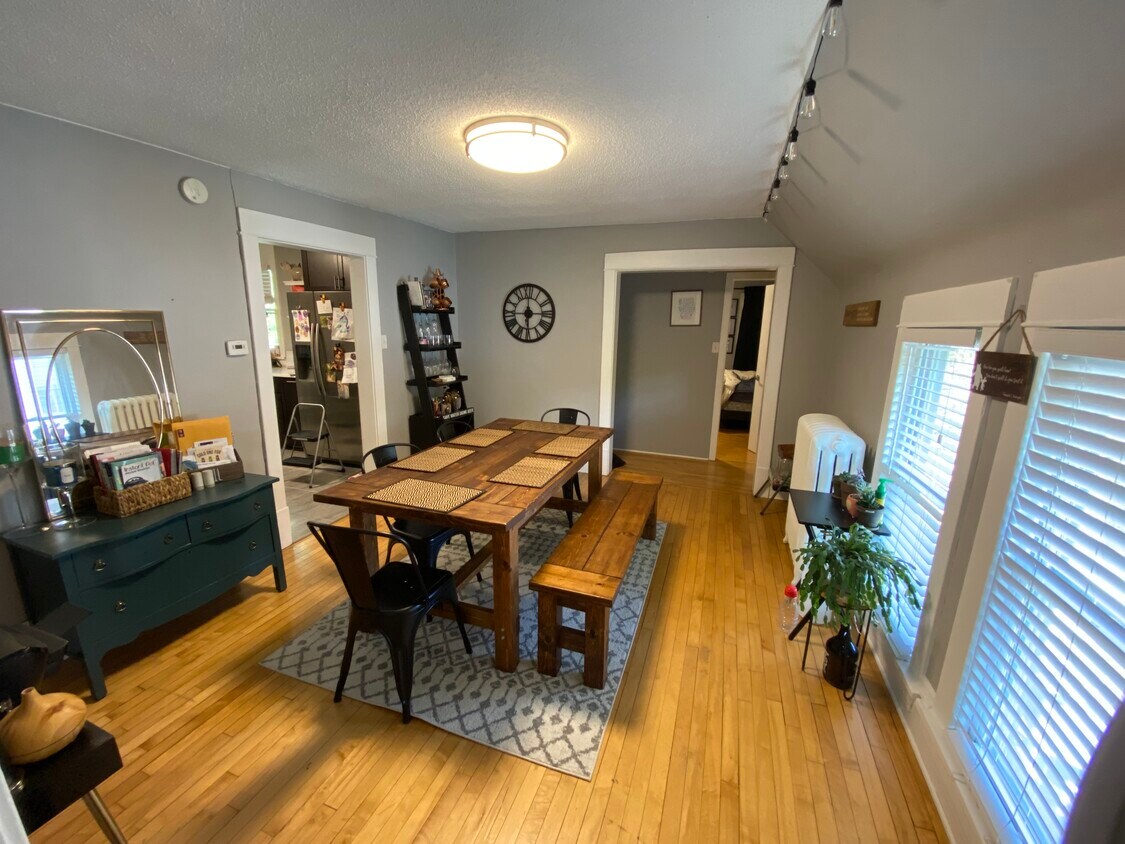 Dining Room - pre update with furniture to denote size - 2121 6th St NE