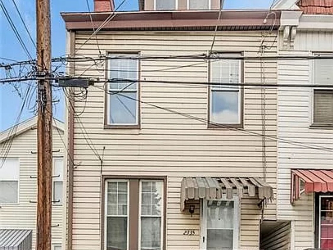 Foto principal - 3 Bedroom Townhome in North Side of Pittsb...