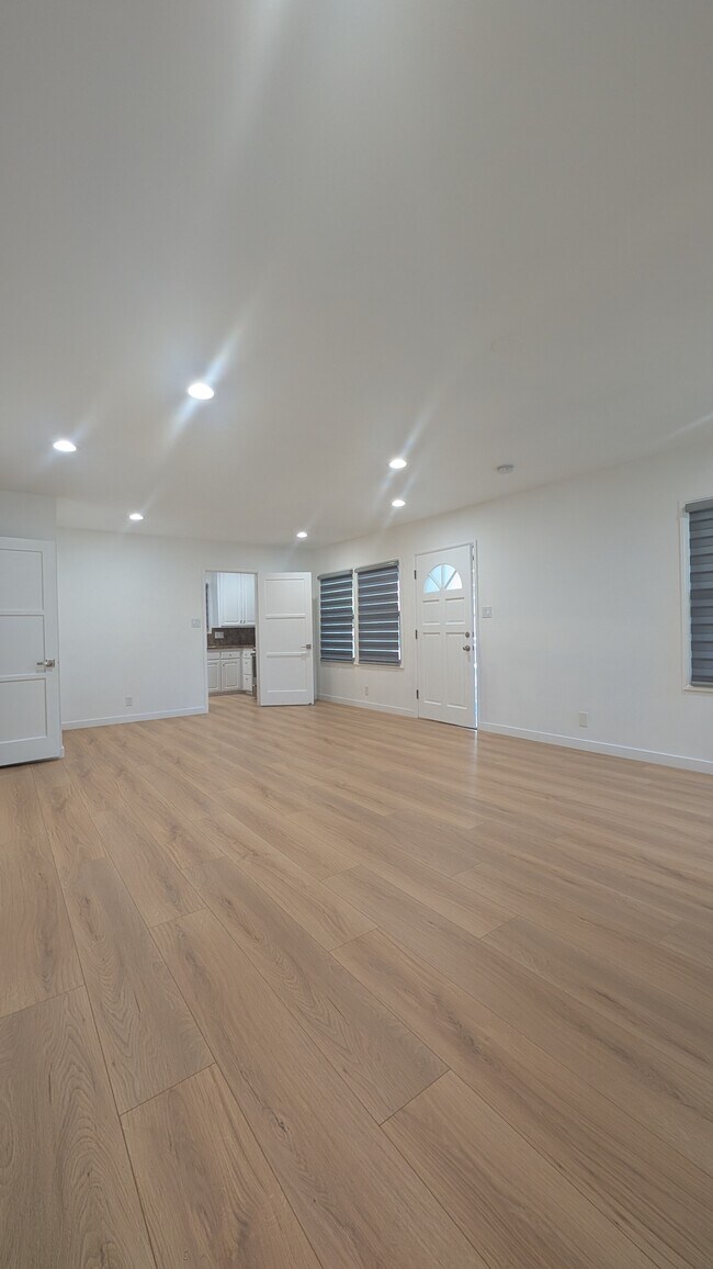 Building Photo - 3232 Brookhill St