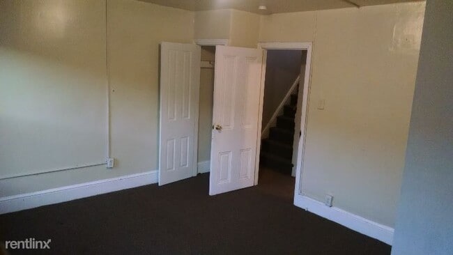 Building Photo - 4 br, 1 bath Townhome - 770 Kohn St