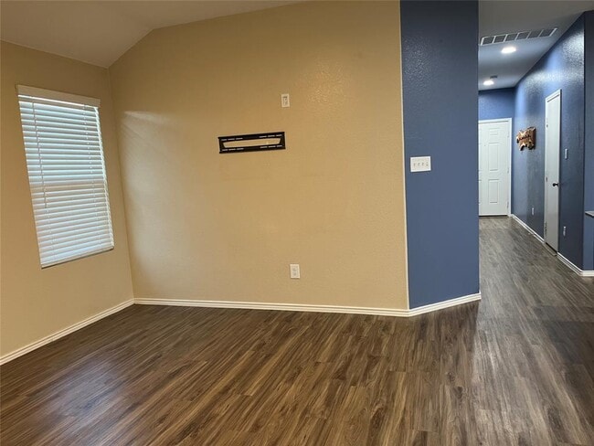 Foto del edificio - 104 Granville Ct