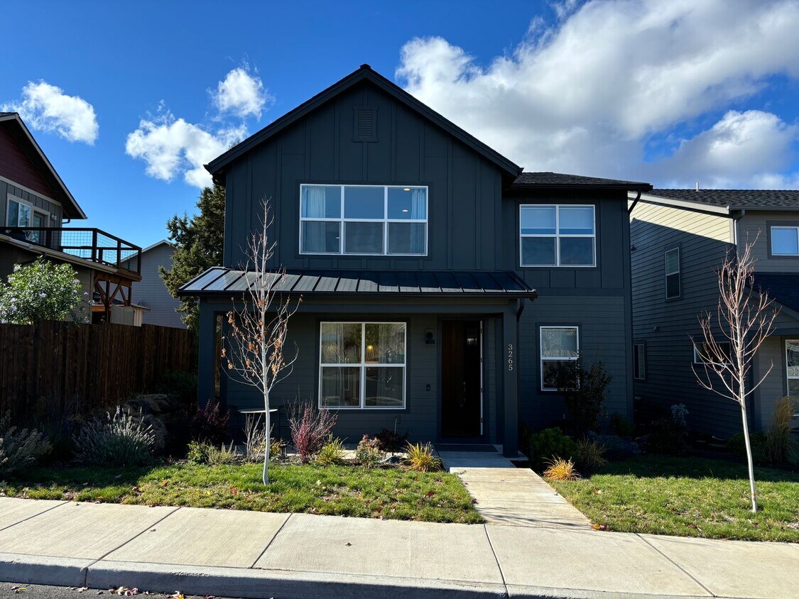 Foto principal - Spacious 4 Bedroom Home