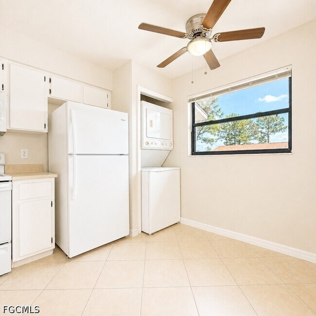 Foto del edificio - 4765 Orange Grove Blvd