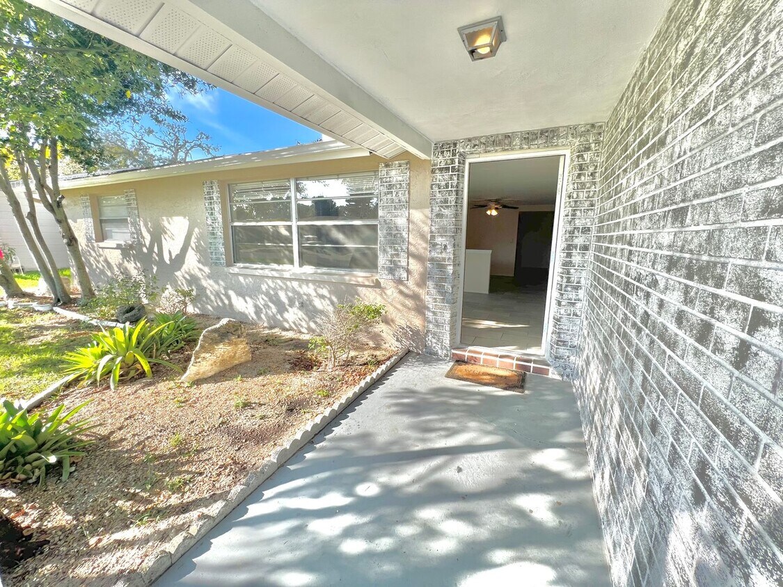 Primary Photo - Updated 3BD/2BTH Home on Corner Lot