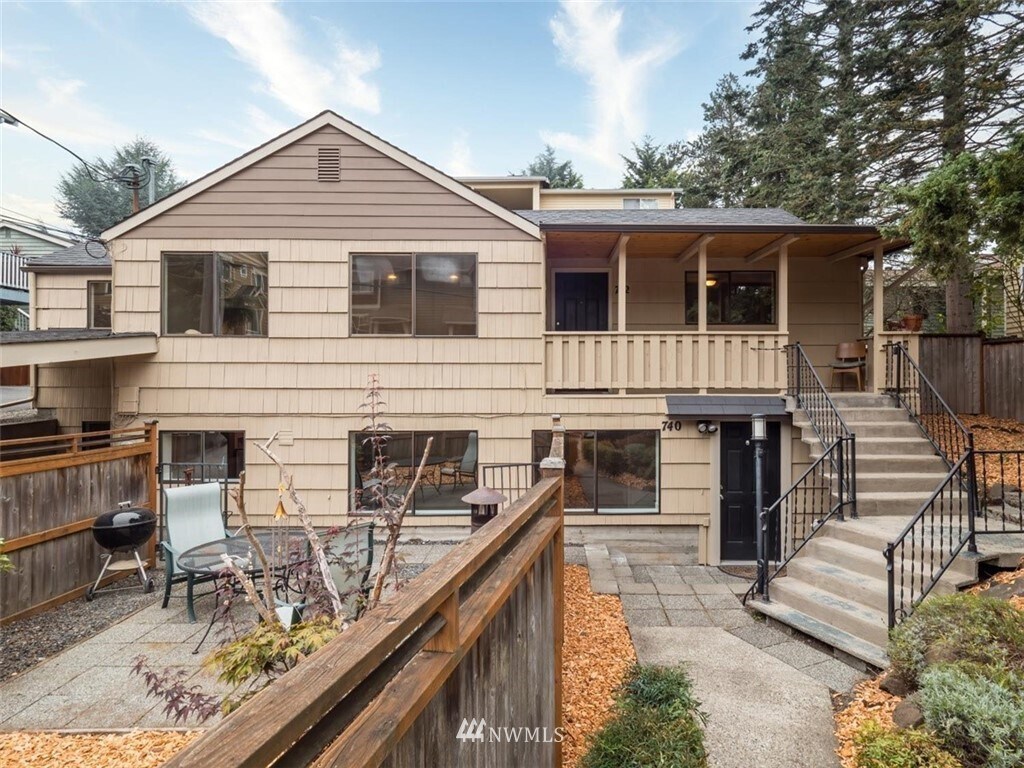 Foto principal - 742 N 94th St