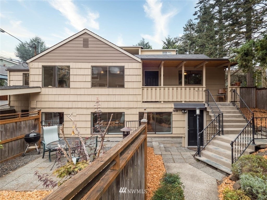 Photo - 742 N 94th St (Seattle, WA)