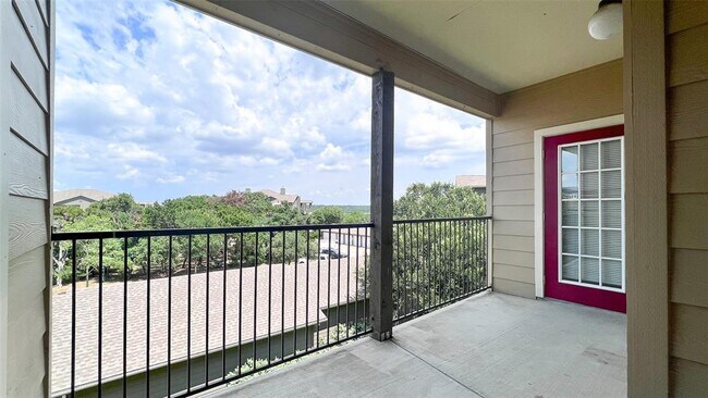 Foto del edificio - 2320 Gracy Farms Ln
