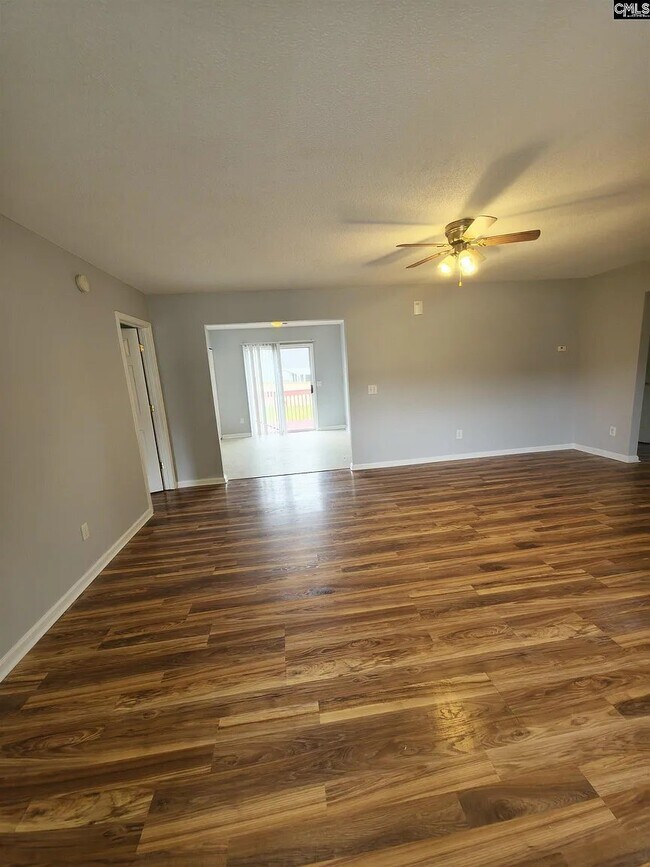 Building Photo - 9 Killian Grn Ct