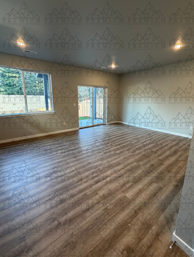 Building Photo - 1st MONTH FREE - 3 BED 2.5 BATH NEW BUILD!