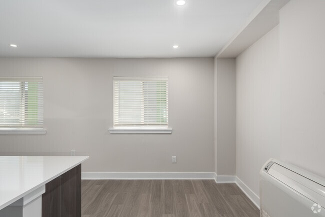 2BR, 1BA - 810SF - Dining Area - The Ridge Apartments