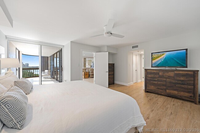 Foto del edificio - 5380 N Ocean Dr