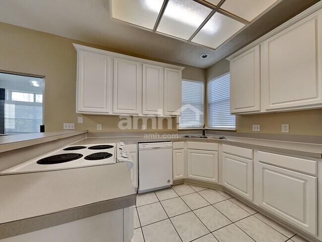 Building Photo - 1720 Hunters Ridge Rd
