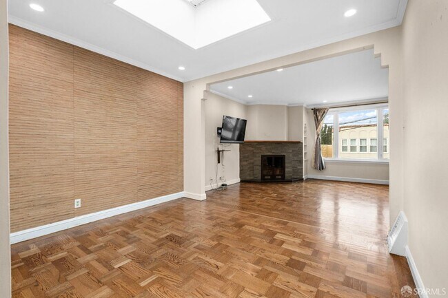 Foto del edificio - 112 Baden St