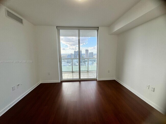Foto del edificio - 50 Biscayne Blvd