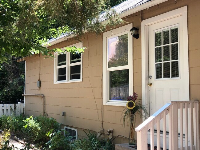 Foto del edificio - 1213 Maple St