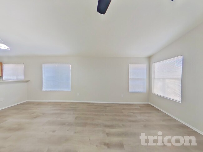 Foto del edificio - 12425 N 42nd Dr