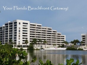 Building Photo - 6035 Sea Ranch Dr