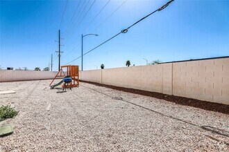 Building Photo - 3833 Via Lucia Dr